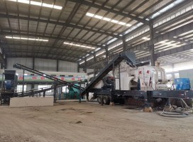建筑垃圾使得移動破碎站設備努力作業綻放綠色再生的光彩